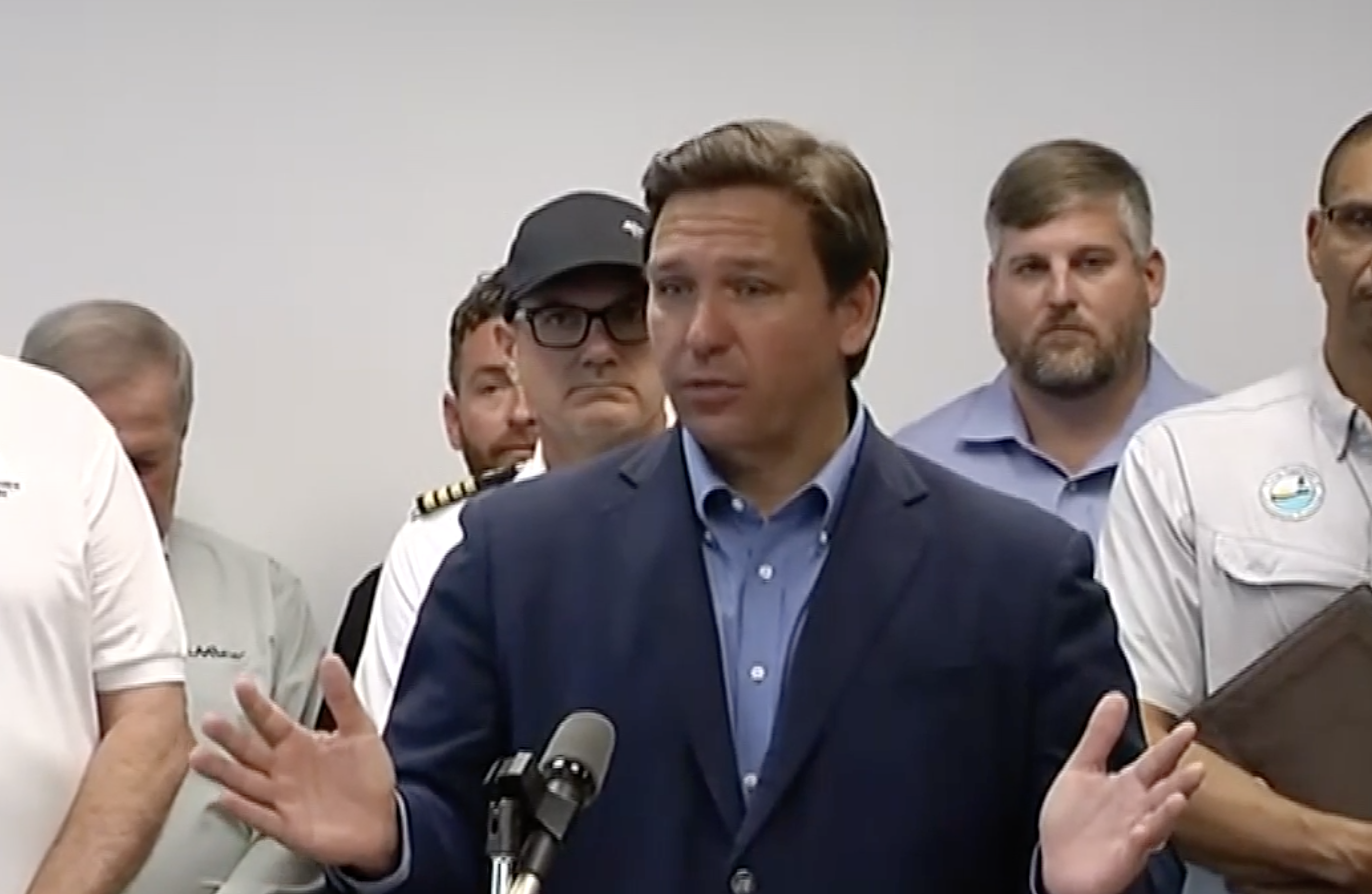 Florida Gov. Ron DeSantis focuses on combating red tide - Vimarsana News